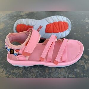 Teva Size 8.5 Women’s or 6 Youth Pink Aztec Print Tirra Hiking Sandals